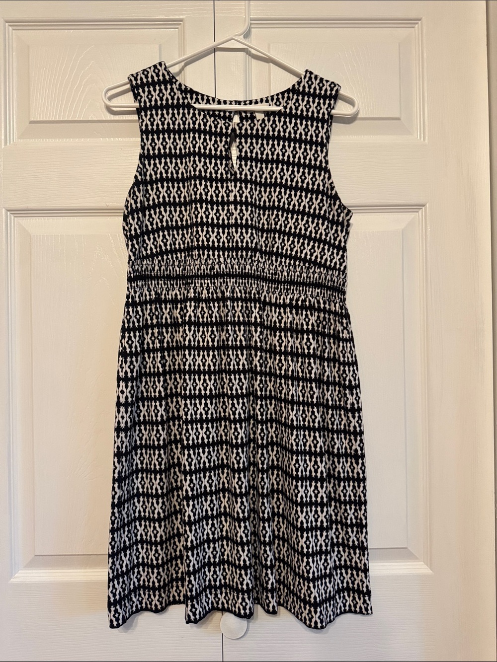 Soma Black and White Sleeveless Midi Dress
